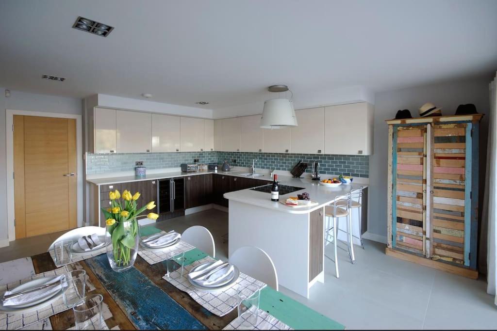 The Oars - Riverfront Property Henley-on-Thames Extérieur photo