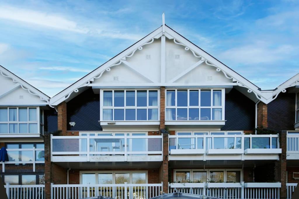 The Oars - Riverfront Property Henley-on-Thames Extérieur photo