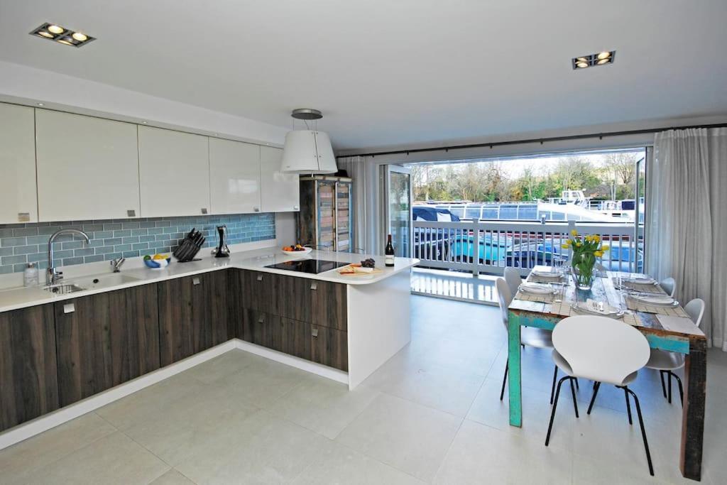 The Oars - Riverfront Property Henley-on-Thames Extérieur photo